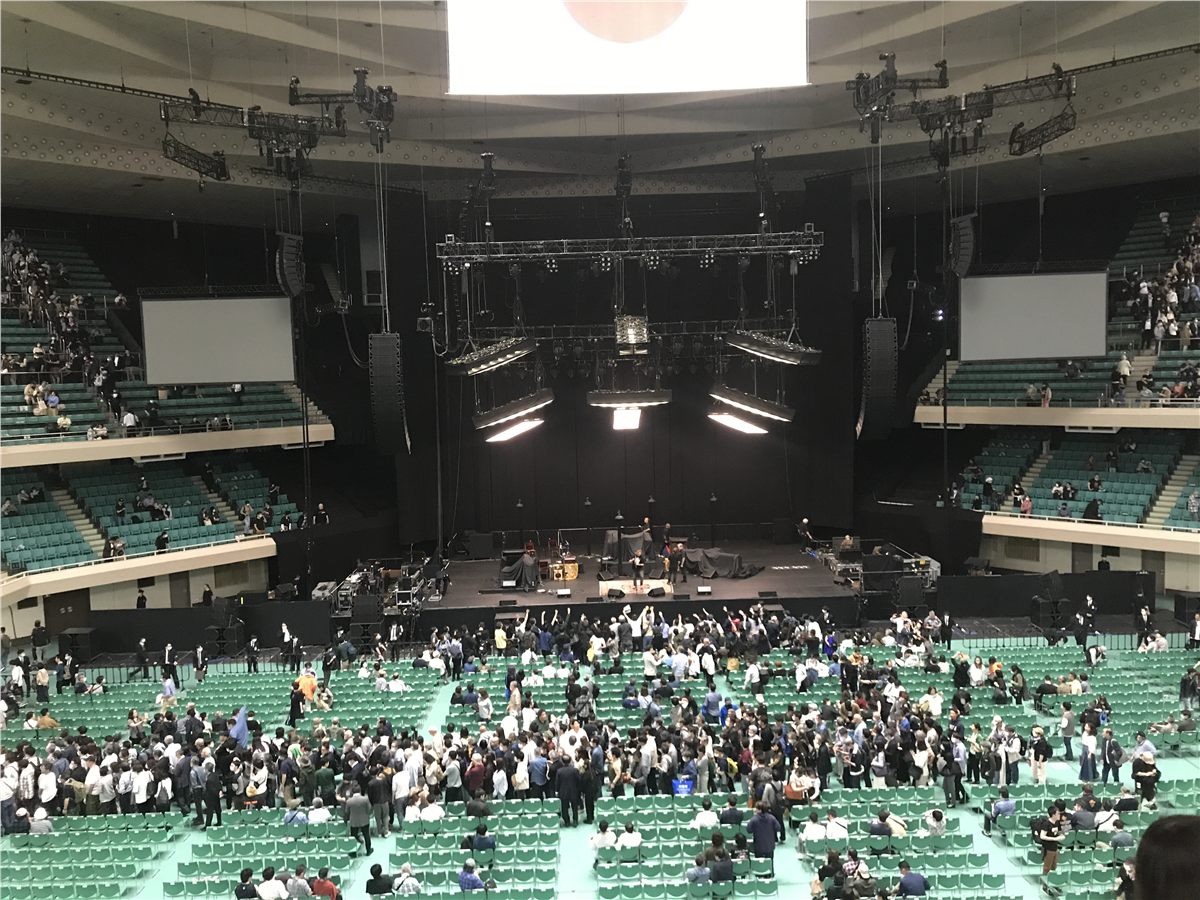 エリック・クラプトン日本武道館通算100回公演の開演前ステージ